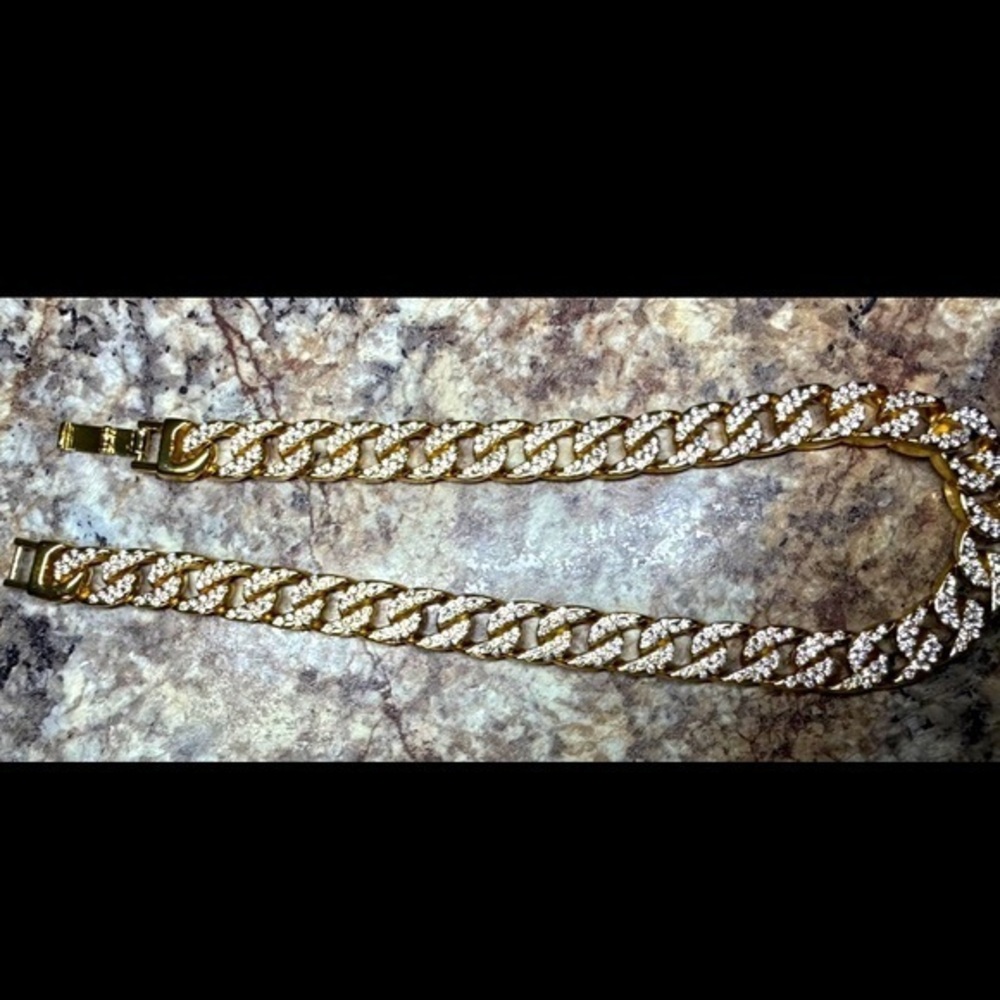 Miami Cuban Chain 18” Gold wide